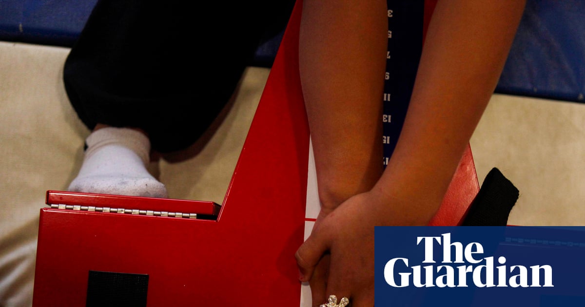 Trump signs executive order to bring back presidential fitness test in schools
